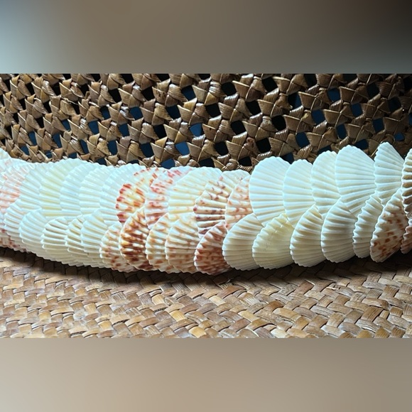 Authentic Shell Lei Pāpale - Picture 6 of 6